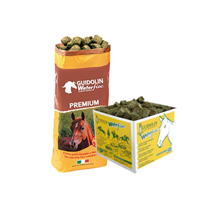 Guidolin Wafer Fioc Premium geöffneter Futtersack & Kiste mit Detailbild von Futterwürfel